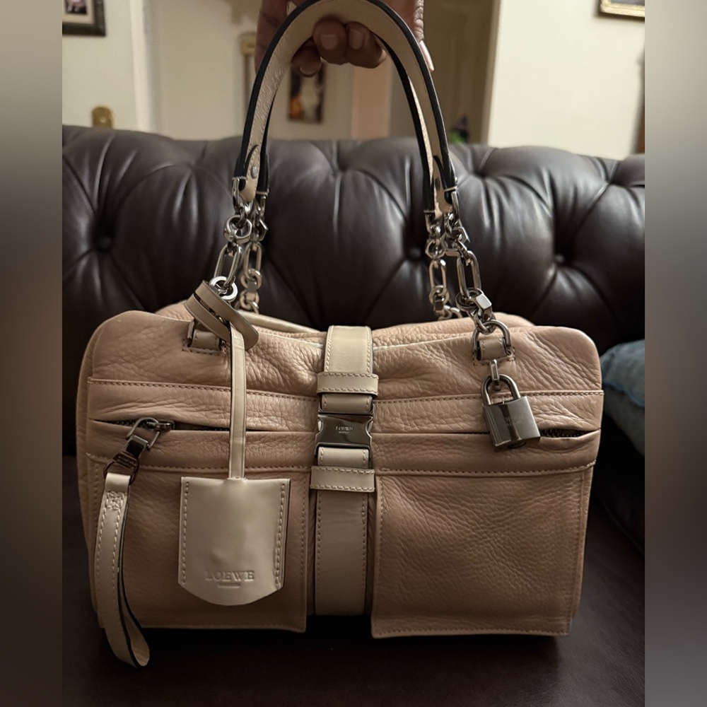LOEWE Lola Luxury Elegant Pale Pink Quality Leather Bag $3k Bag
